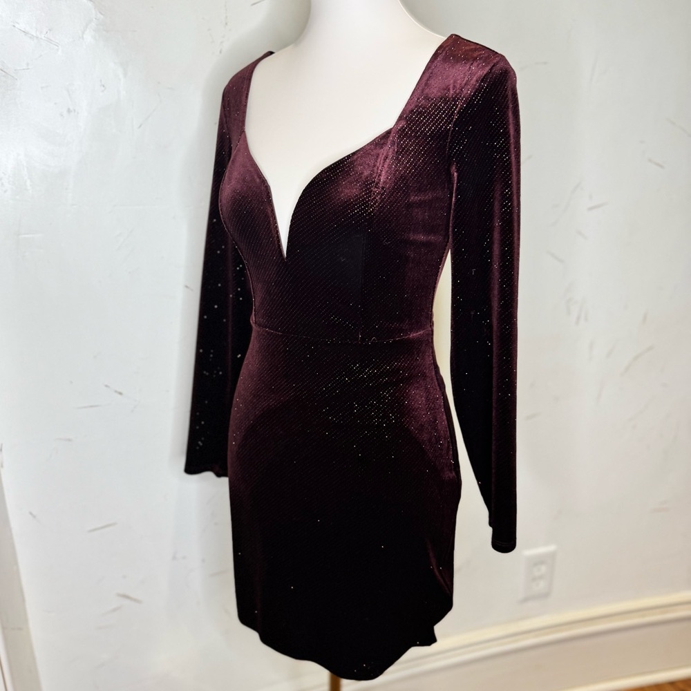 Express NWT Velvet Sweetheart V-Wire Sheath Dress, Size XS